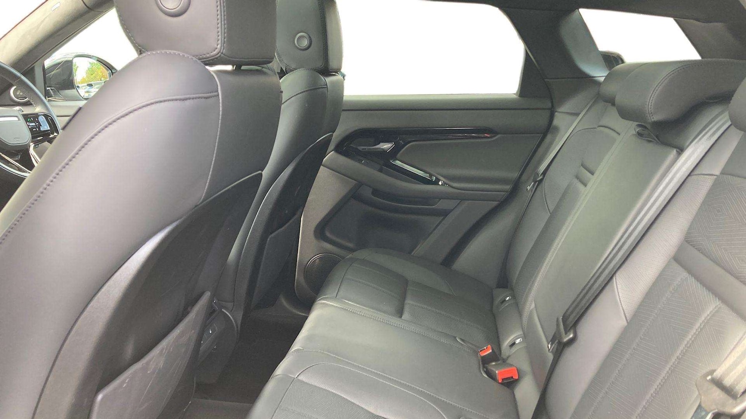 Used Land Rover Range Rover Evoque 2025 for sale - 76460636: Photo 4