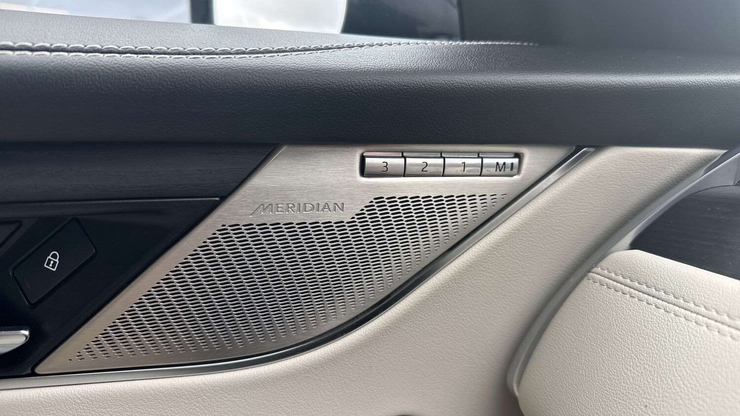 Used Jaguar F-Pace 2024 for sale - 76459955: Photo 33