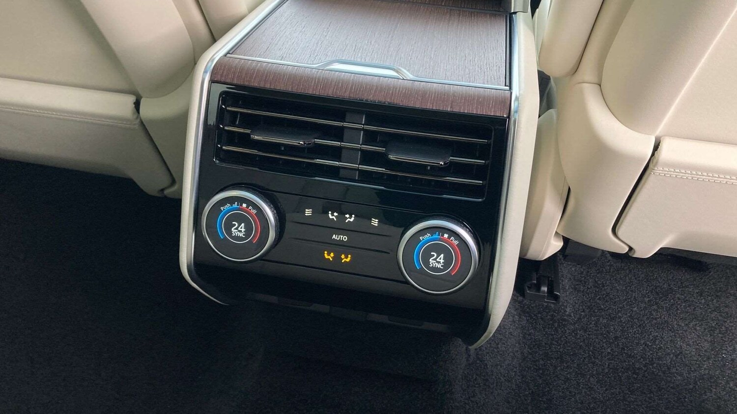 Used Land Rover Range Rover 2024 for sale - 76943473: Photo 18