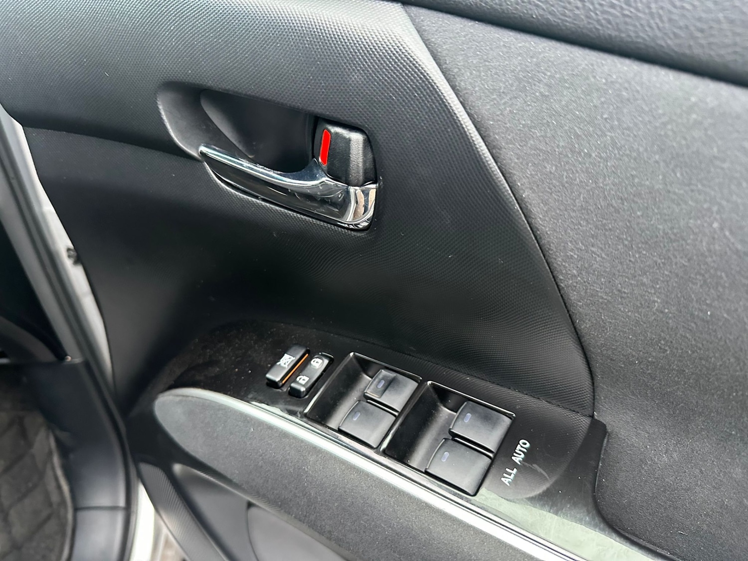 Used Toyota Prius+ 2025 for sale - 77162390: Photo 19