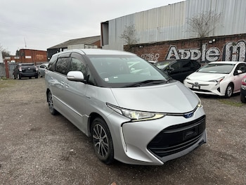 Used Toyota Prius+ 2025 for sale - 77162390: Photo