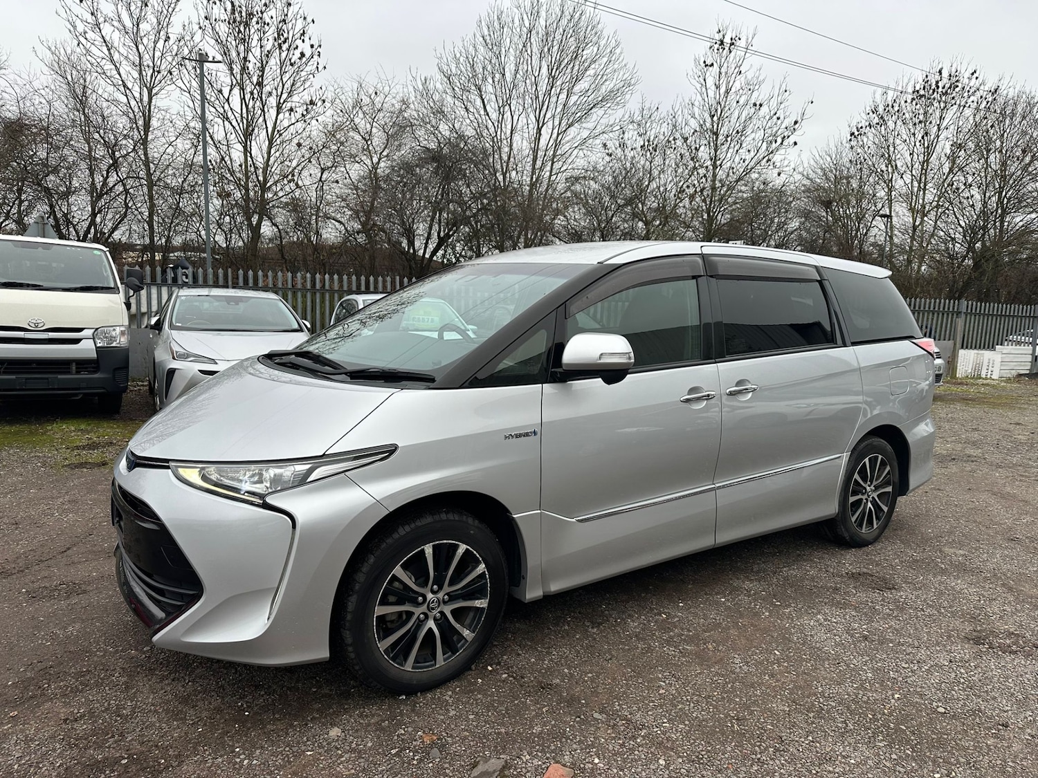 Used Toyota Prius+ 2025 for sale - 77162390: Photo 2