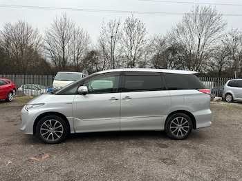 Used Toyota Prius+ 2025 for sale - 77162390: Photo