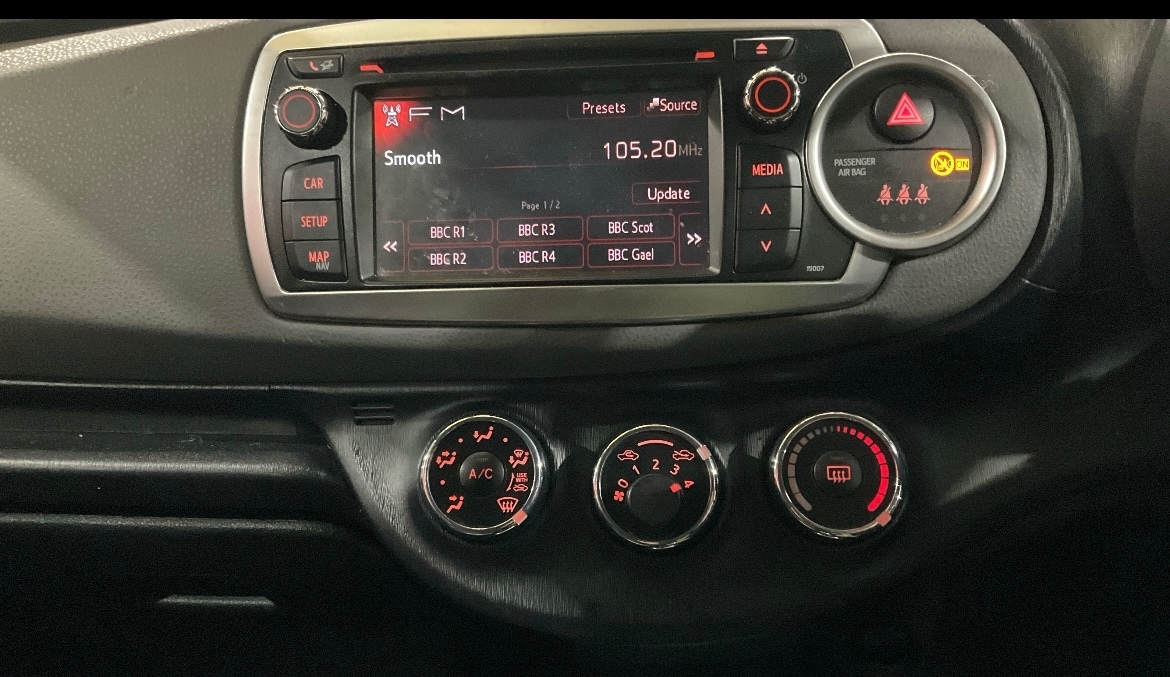 Used Toyota Yaris 2012 for sale - 76588377: Photo 11