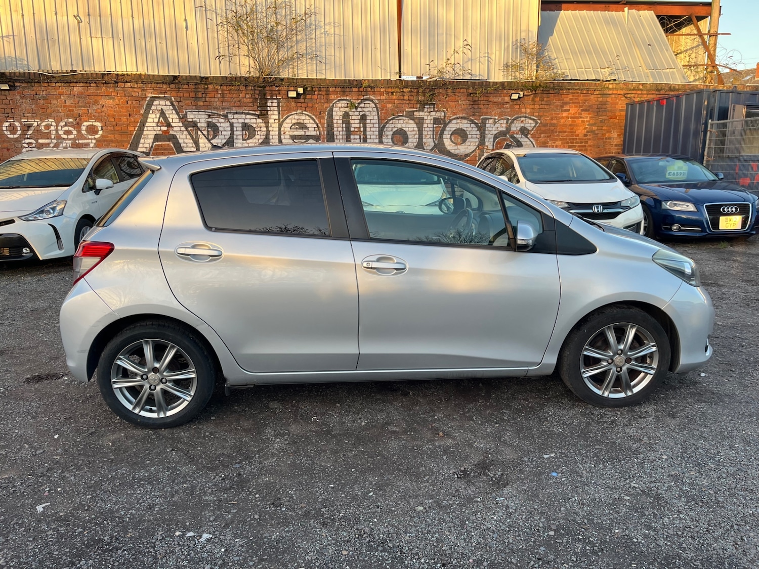 Used Toyota Yaris 2012 for sale - 76588377: Photo 16