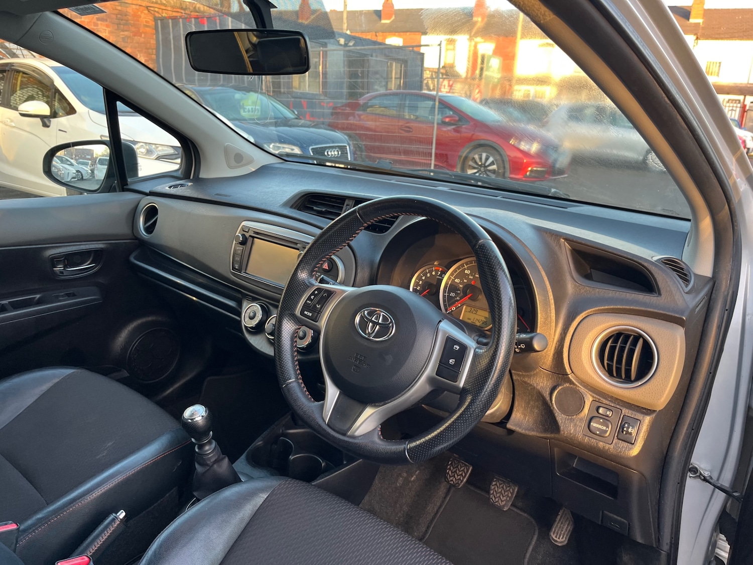 Used Toyota Yaris 2012 for sale - 76588377: Photo 19