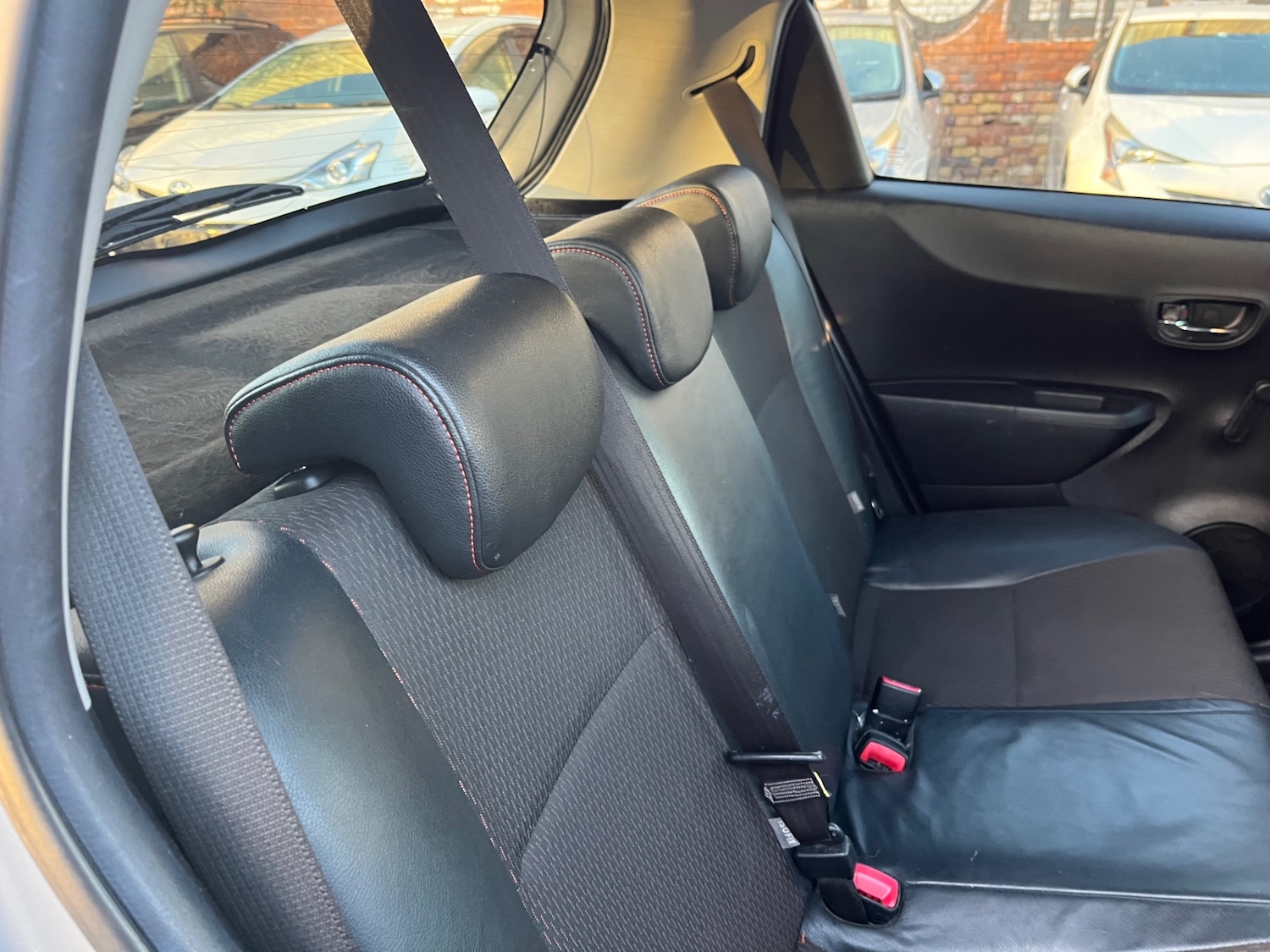 Used Toyota Yaris 2012 for sale - 76588377: Photo 24