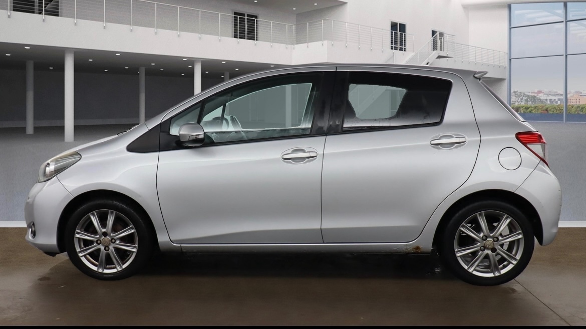 Used Toyota Yaris 2012 for sale - 76588377: Photo 6