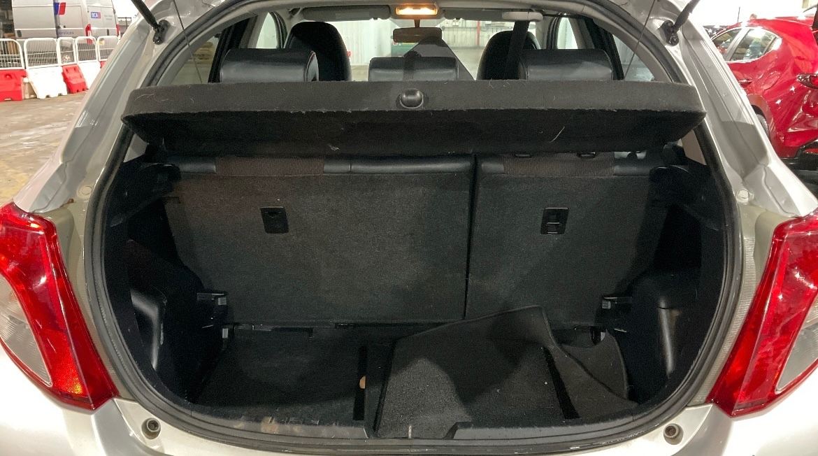 Used Toyota Yaris 2012 for sale - 76588377: Photo 9