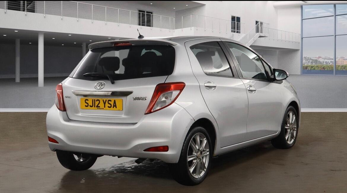 Used Toyota Yaris 2012 for sale - 76562176: Photo 4