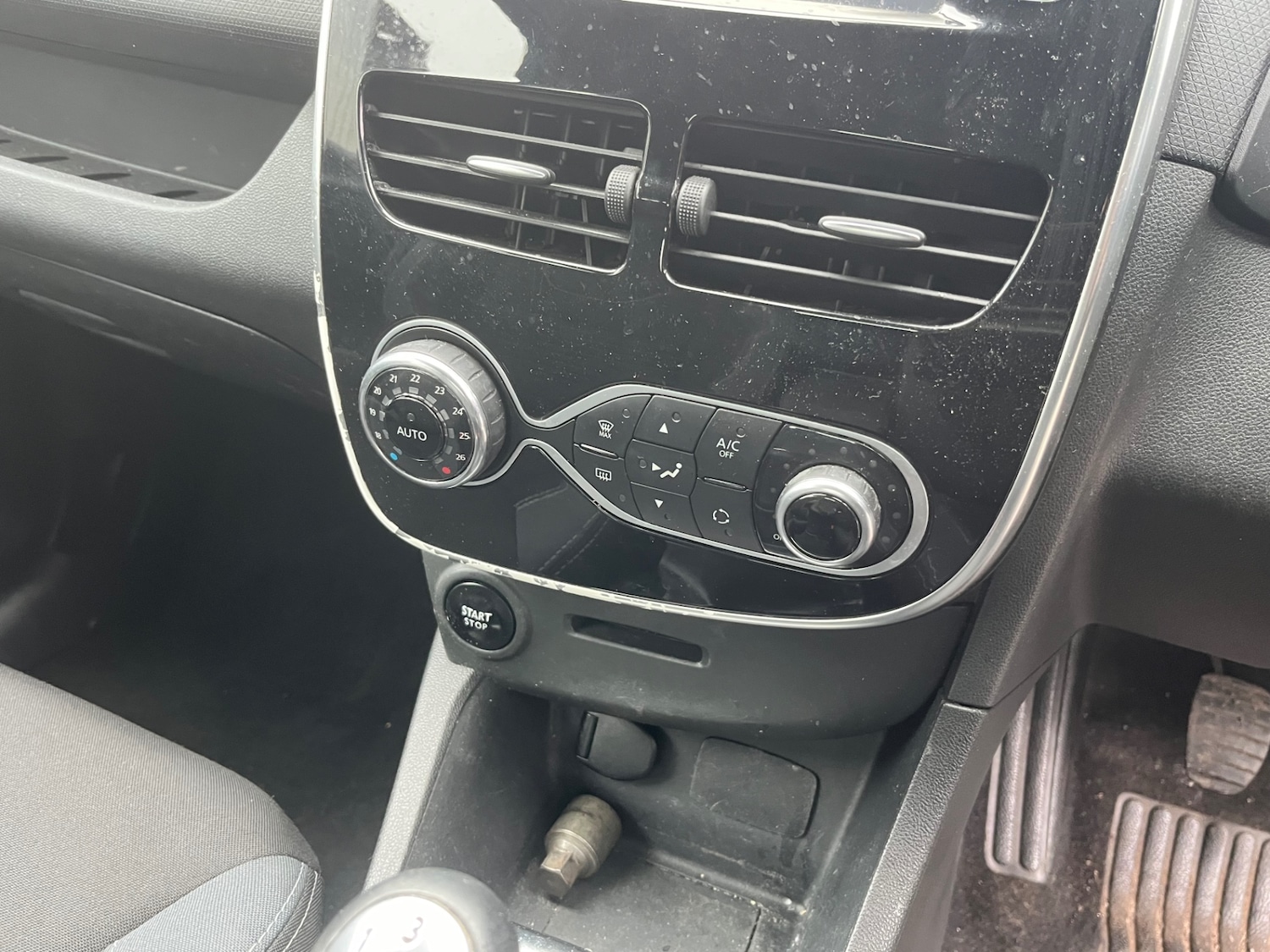 Used Renault Clio 2016 for sale - 76589194: Photo 35