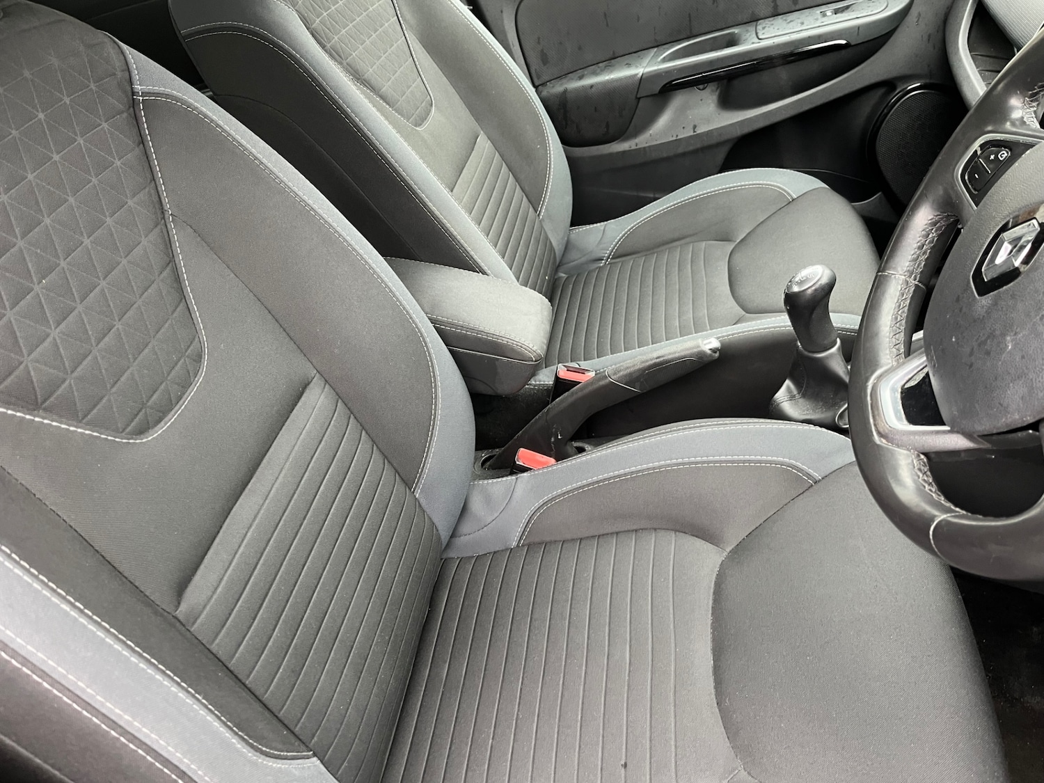 Used Renault Clio 2016 for sale - 76589194: Photo 36