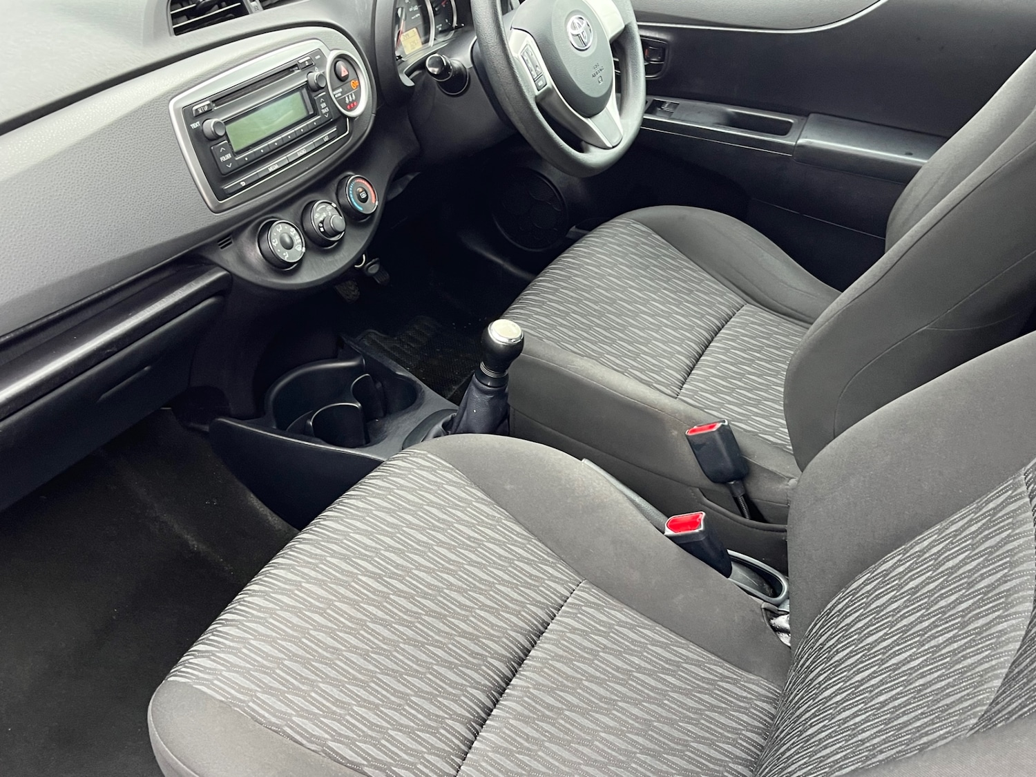 Used Toyota Yaris 2012 for sale - 77337261: Photo 15