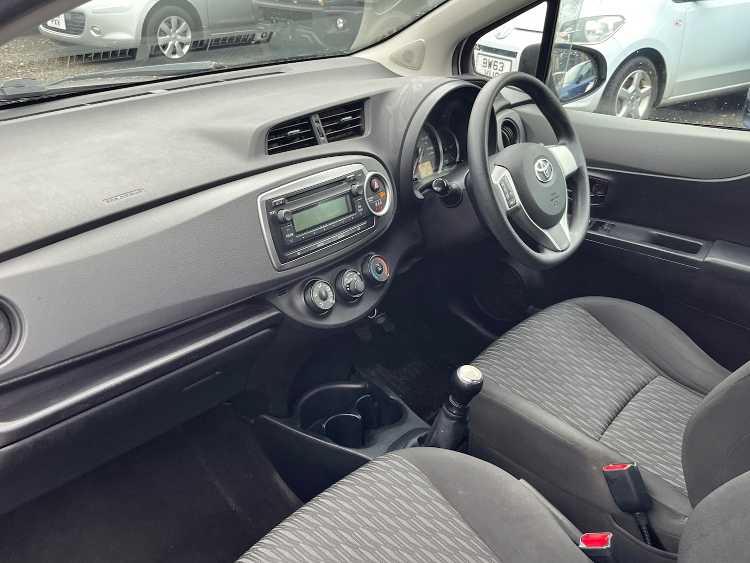 Used Toyota Yaris 2012 for sale - 77337261: Photo 16