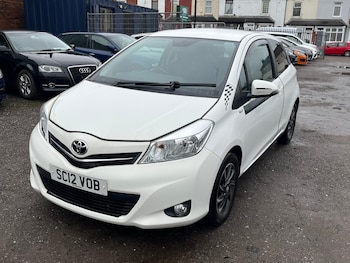 Used Toyota Yaris 2012 for sale - 77337261: Photo