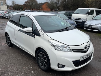 Used Toyota Yaris 2012 for sale - 77337261: Photo