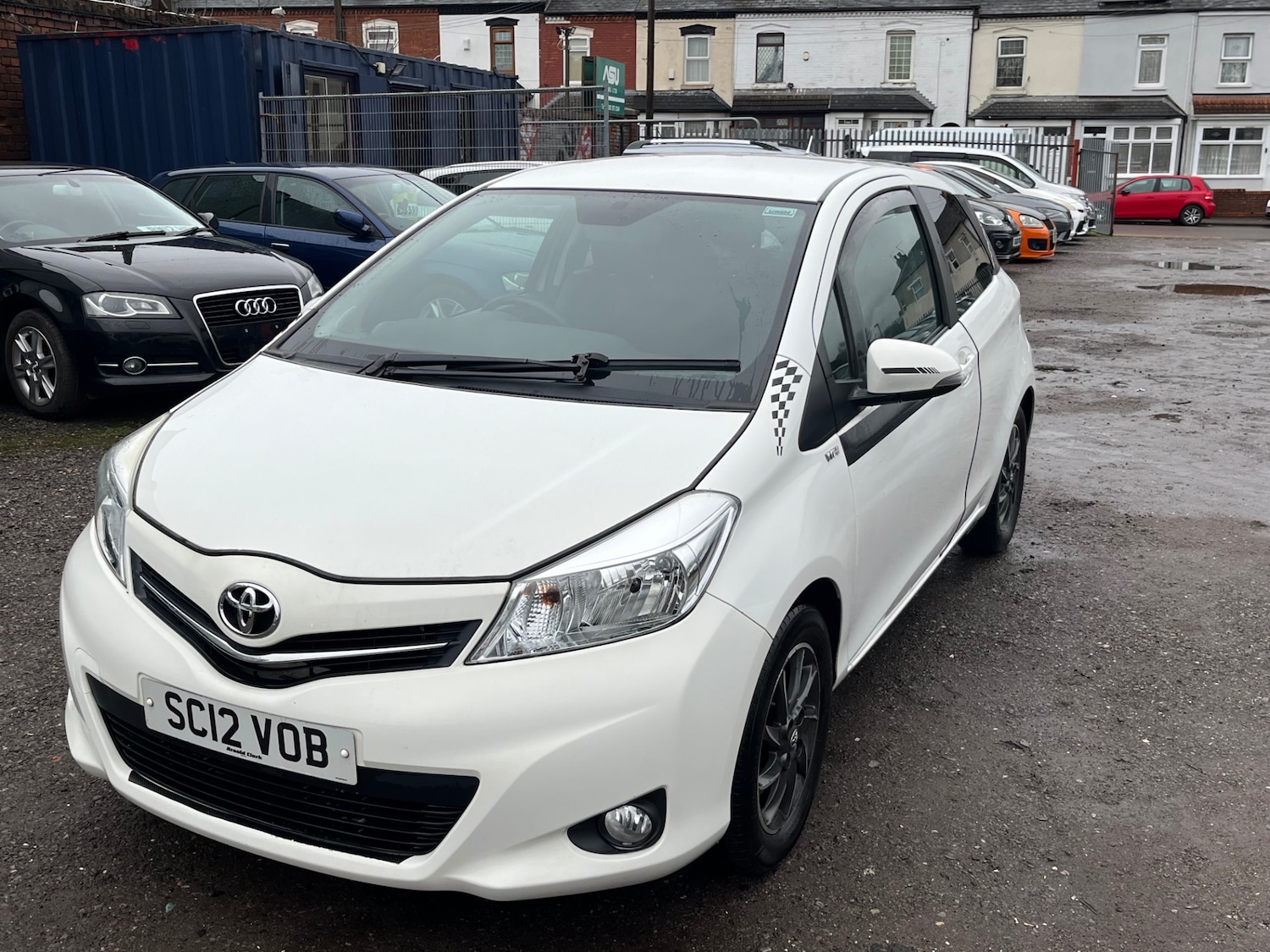 Used Toyota Yaris 2012 for sale - 77337261: Photo 3