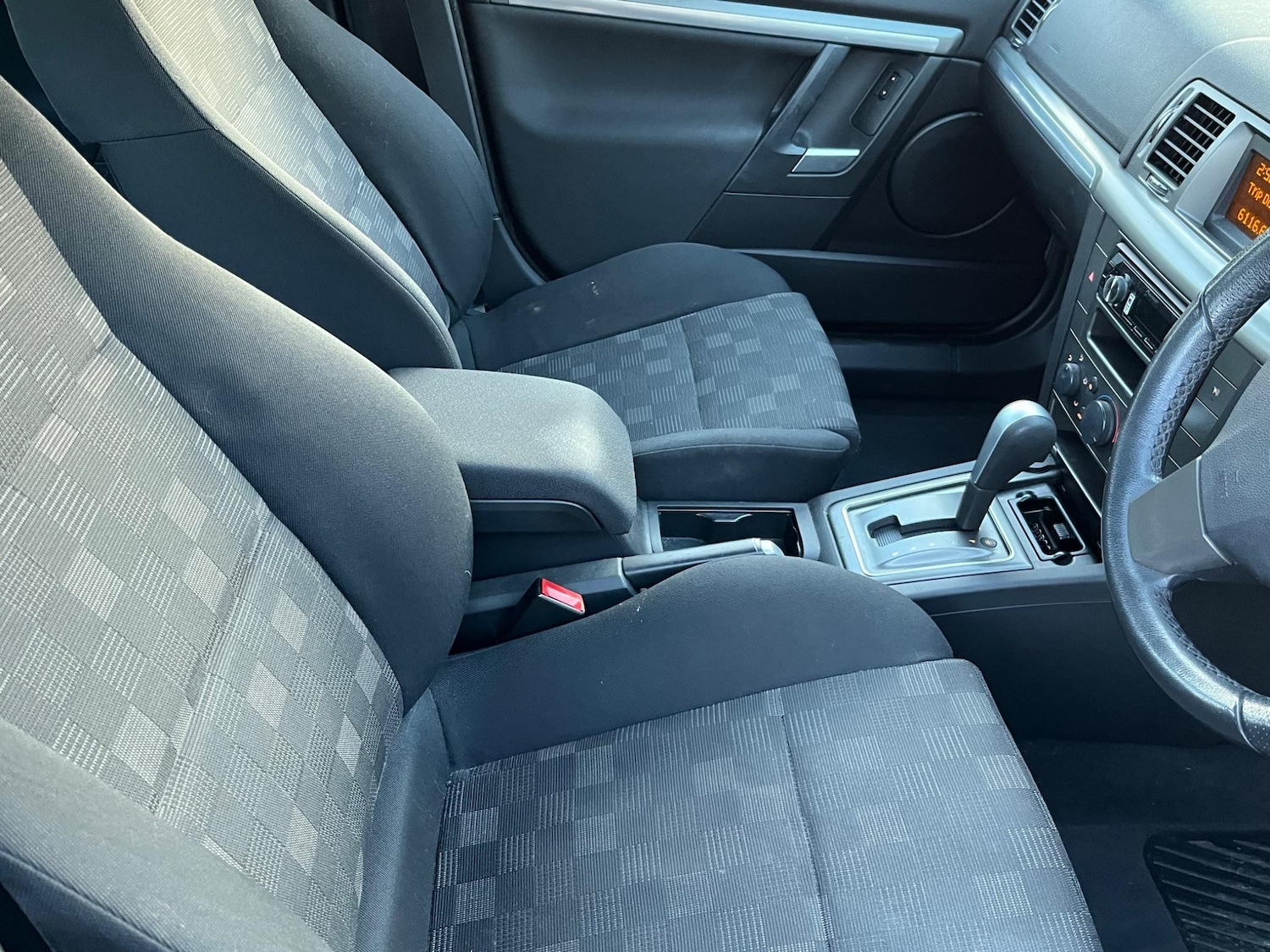 Used Vauxhall Vectra for sale - 76473799: Photo 11