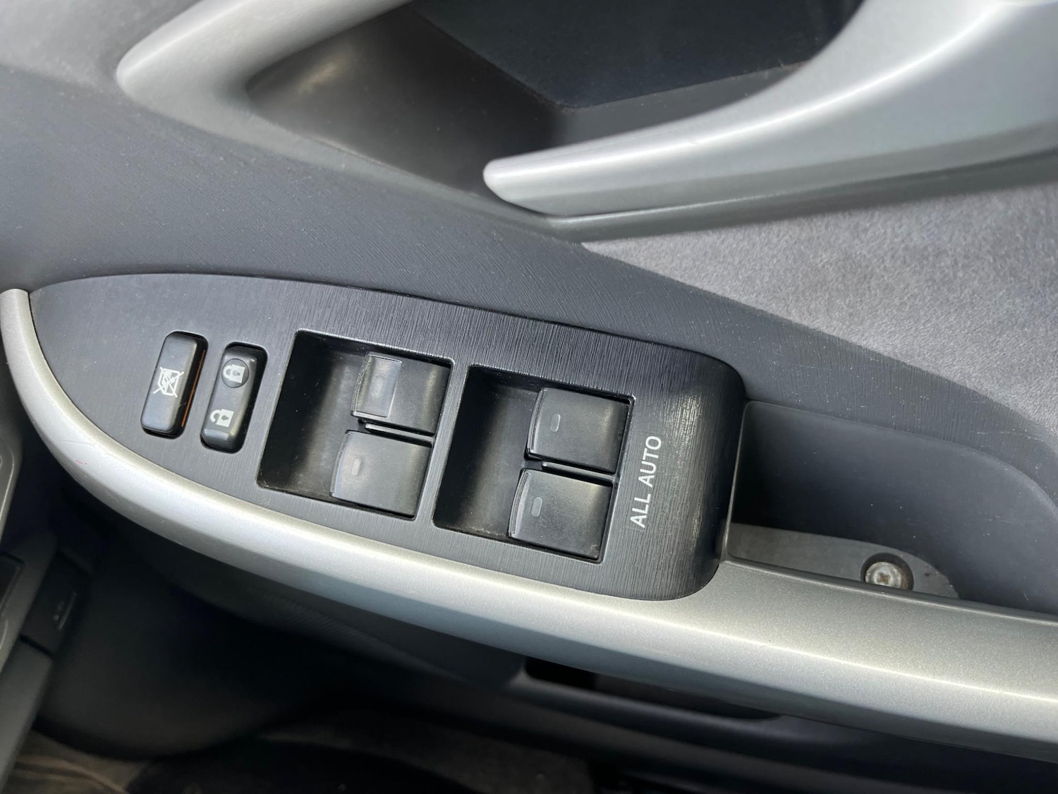 Used Toyota Prius 2010 for sale - 76472521: Photo 26