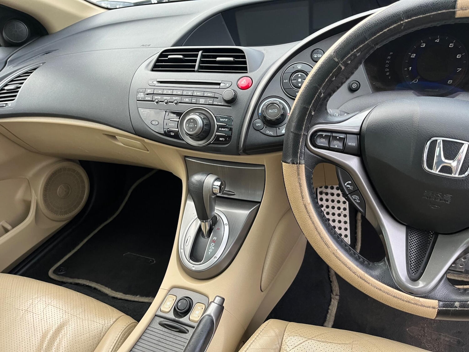 Used Honda Civic 2010 for sale - 76408801: Photo 20