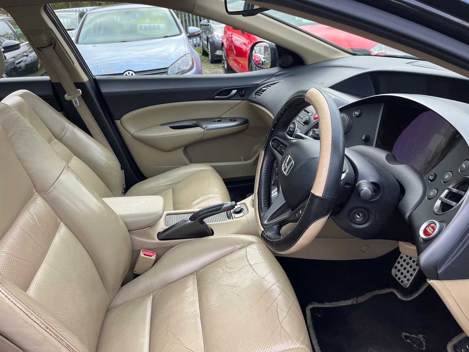 Used Honda Civic 2010 for sale - 76408801: Photo 32