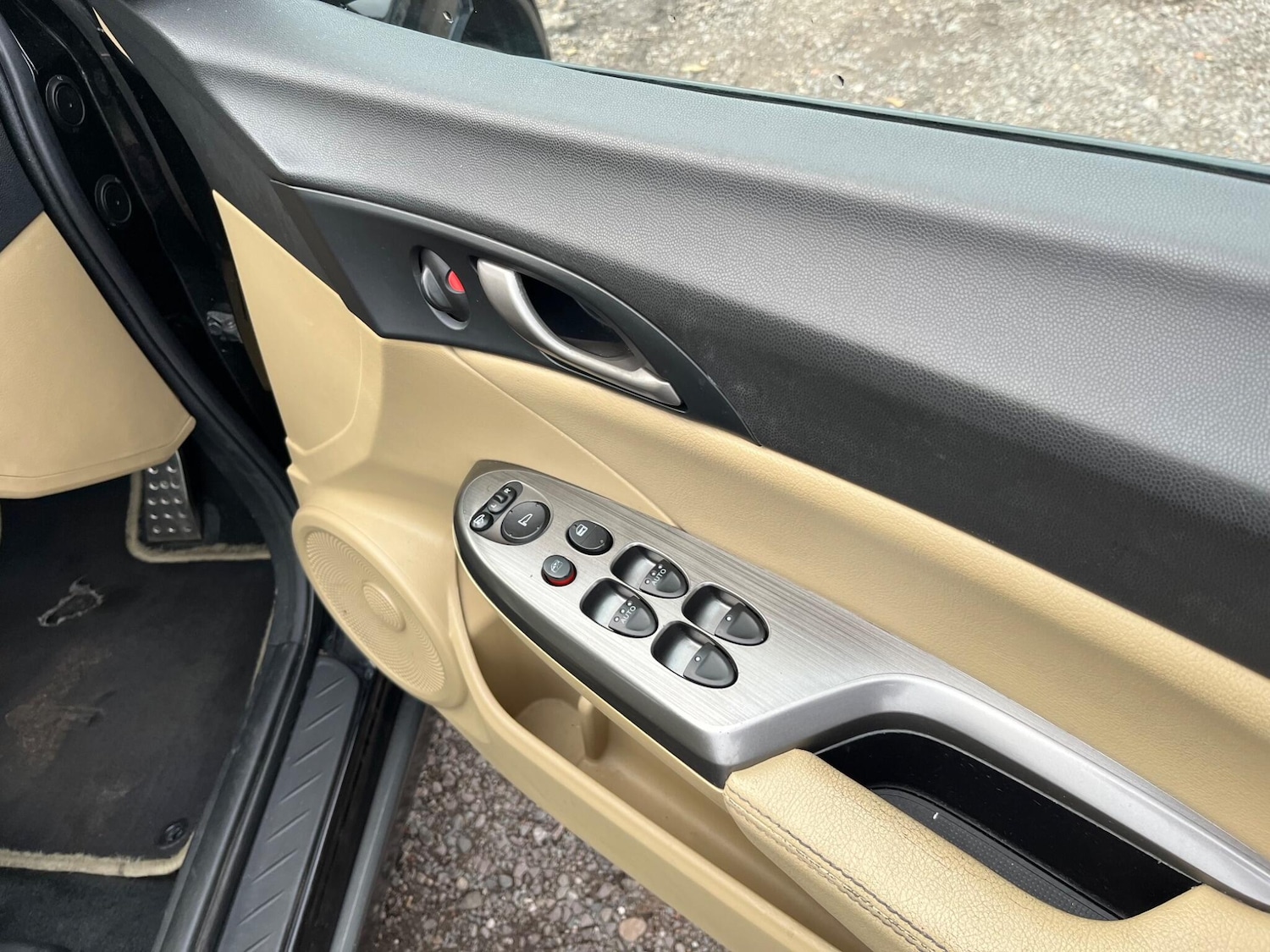 Used Honda Civic 2010 for sale - 76408801: Photo 34