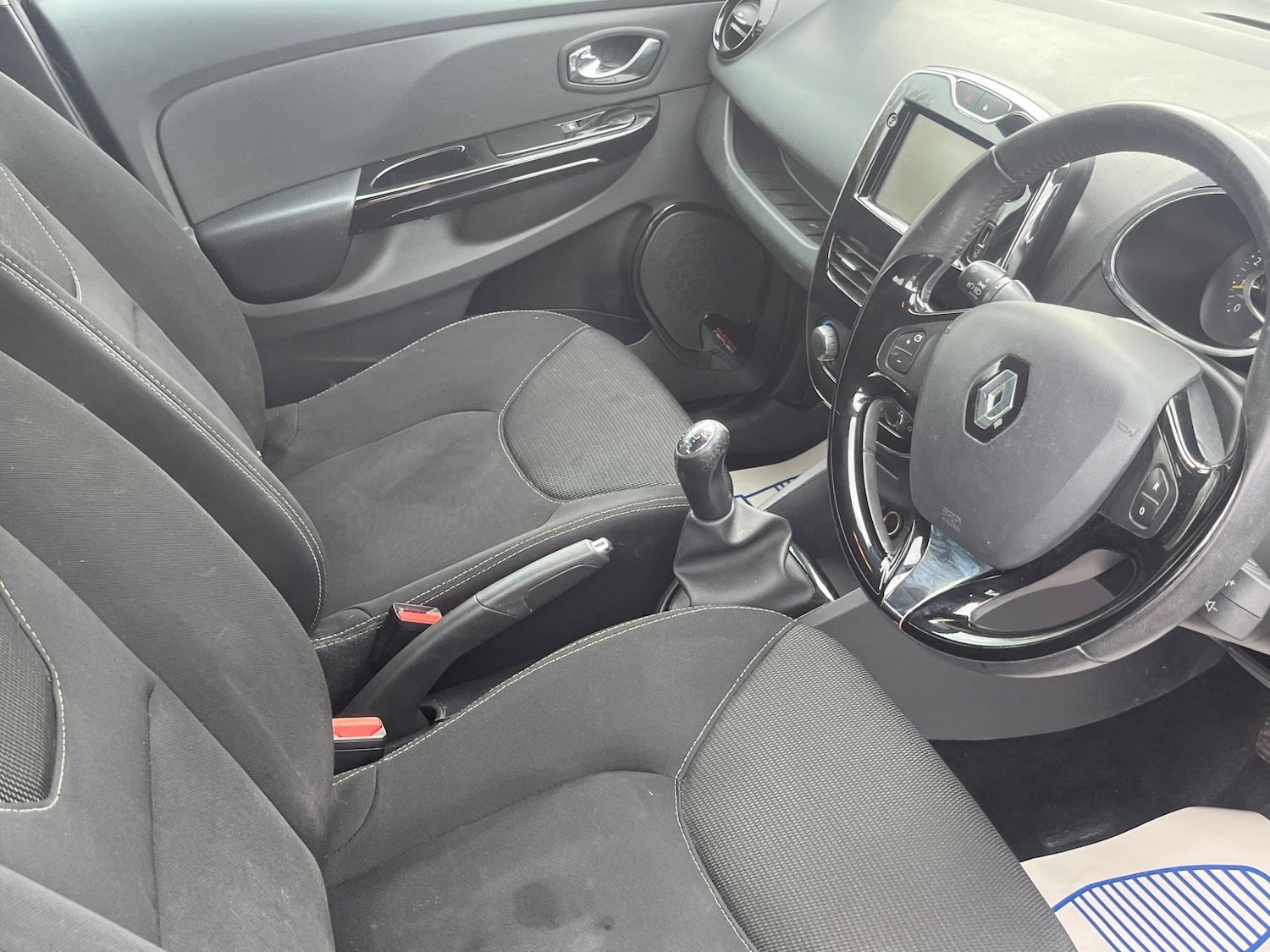Used Renault Clio 2014 for sale - 76408650: Photo 25
