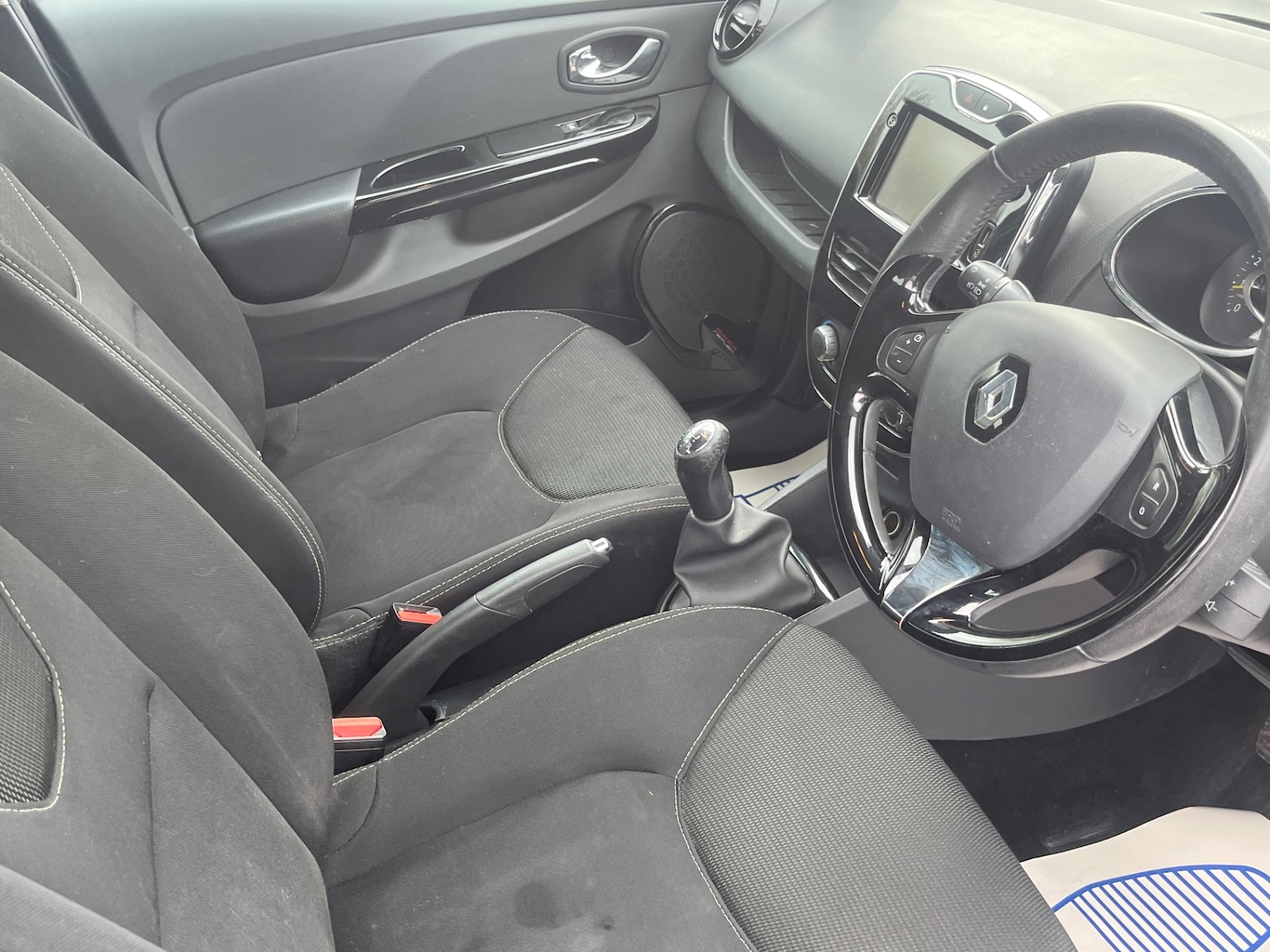 Used Renault Clio 2014 for sale - 76589182: Photo 26