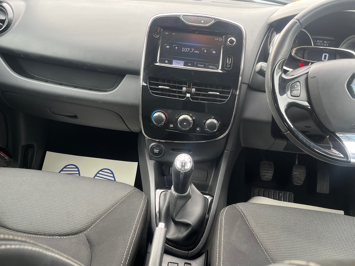 Used Renault Clio 2014 for sale - 76589182: Photo 27