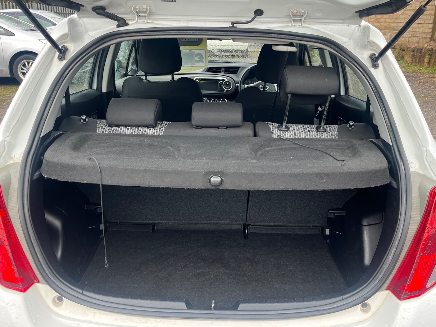 Used Toyota Yaris 2013 for sale - 77475118: Photo 26