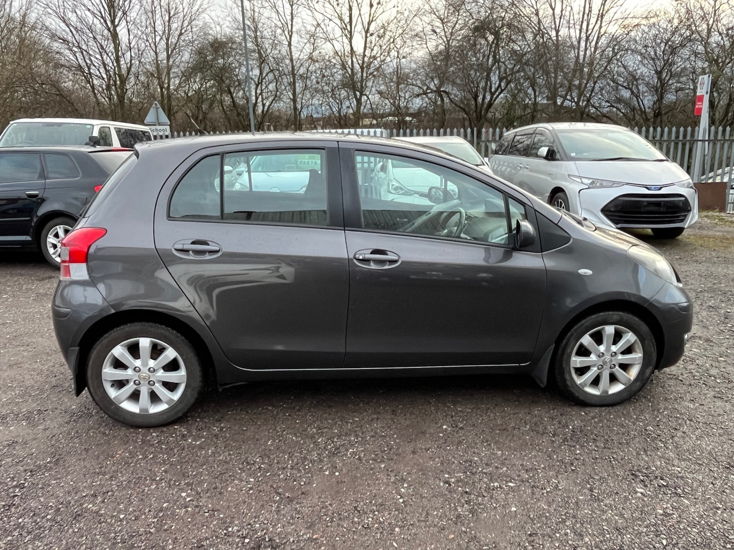 Used Toyota Yaris 2011 for sale - 77196717: Photo 11