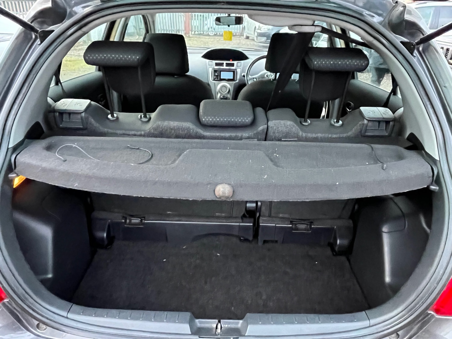 Used Toyota Yaris 2011 for sale - 77196717: Photo 20