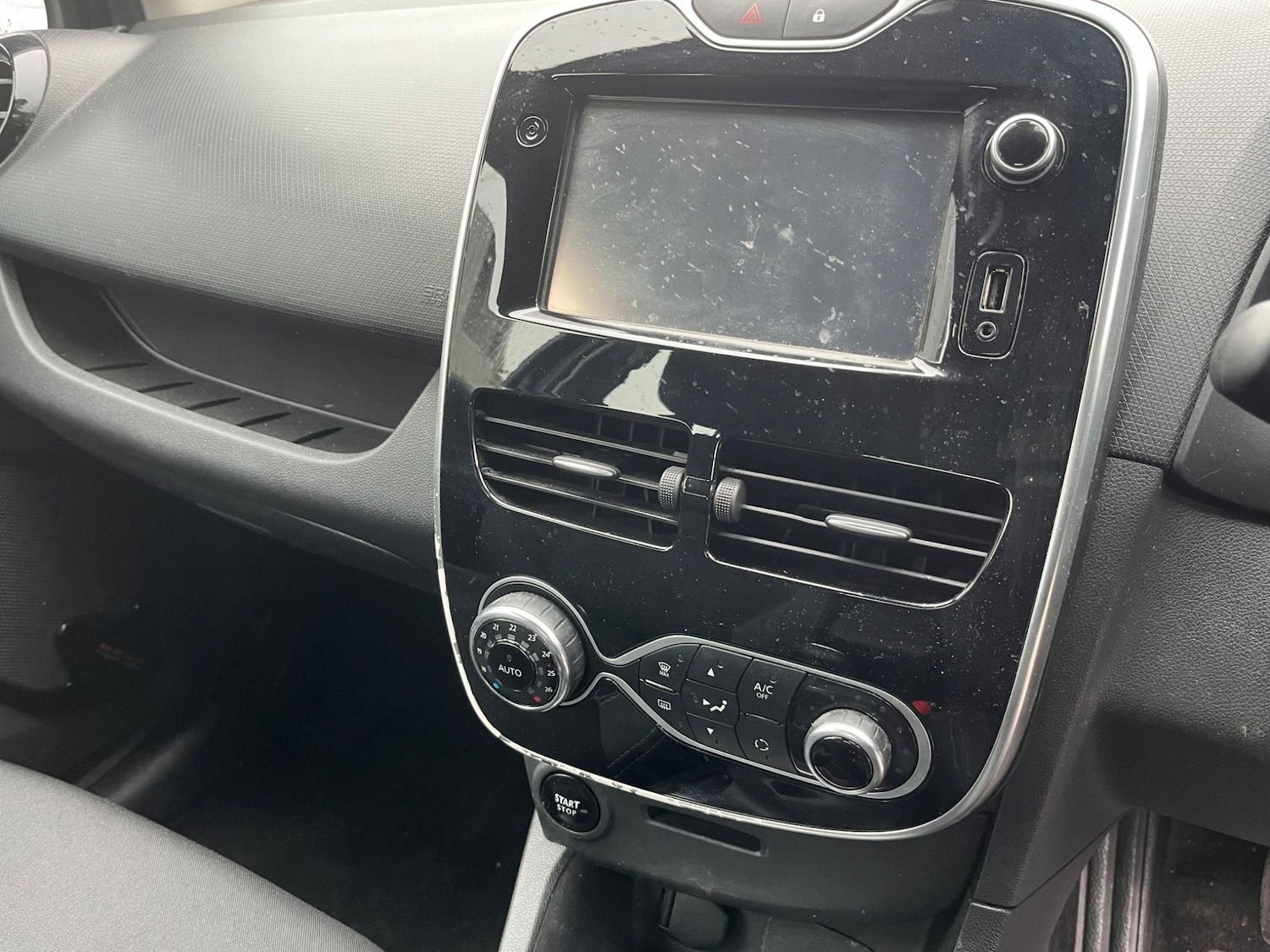 Used Renault Clio 2016 for sale - 76409027: Photo 37