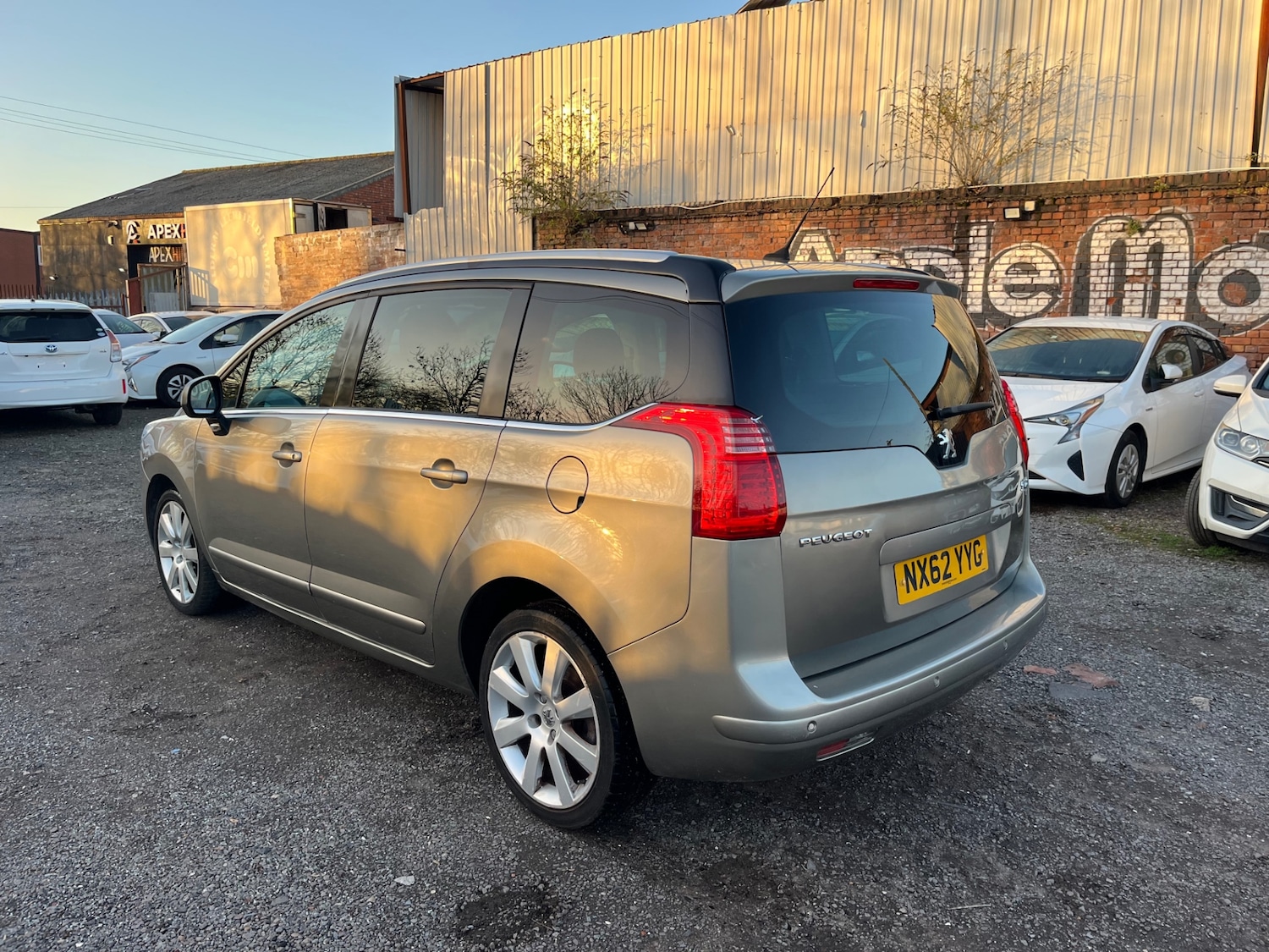 Used Peugeot 5008 2012 for sale - 76605396: Photo 10