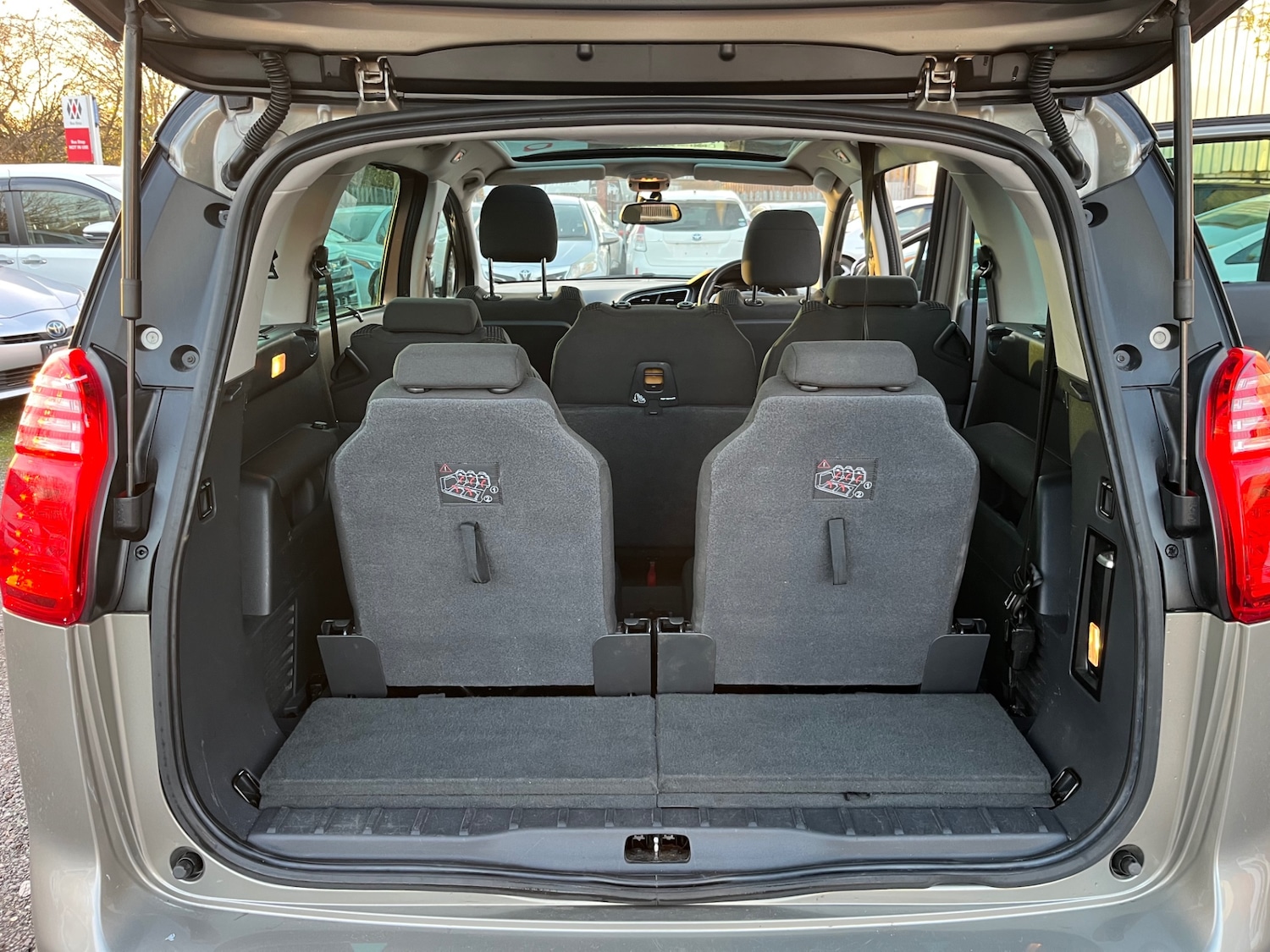 Used Peugeot 5008 2012 for sale - 76605396: Photo 31