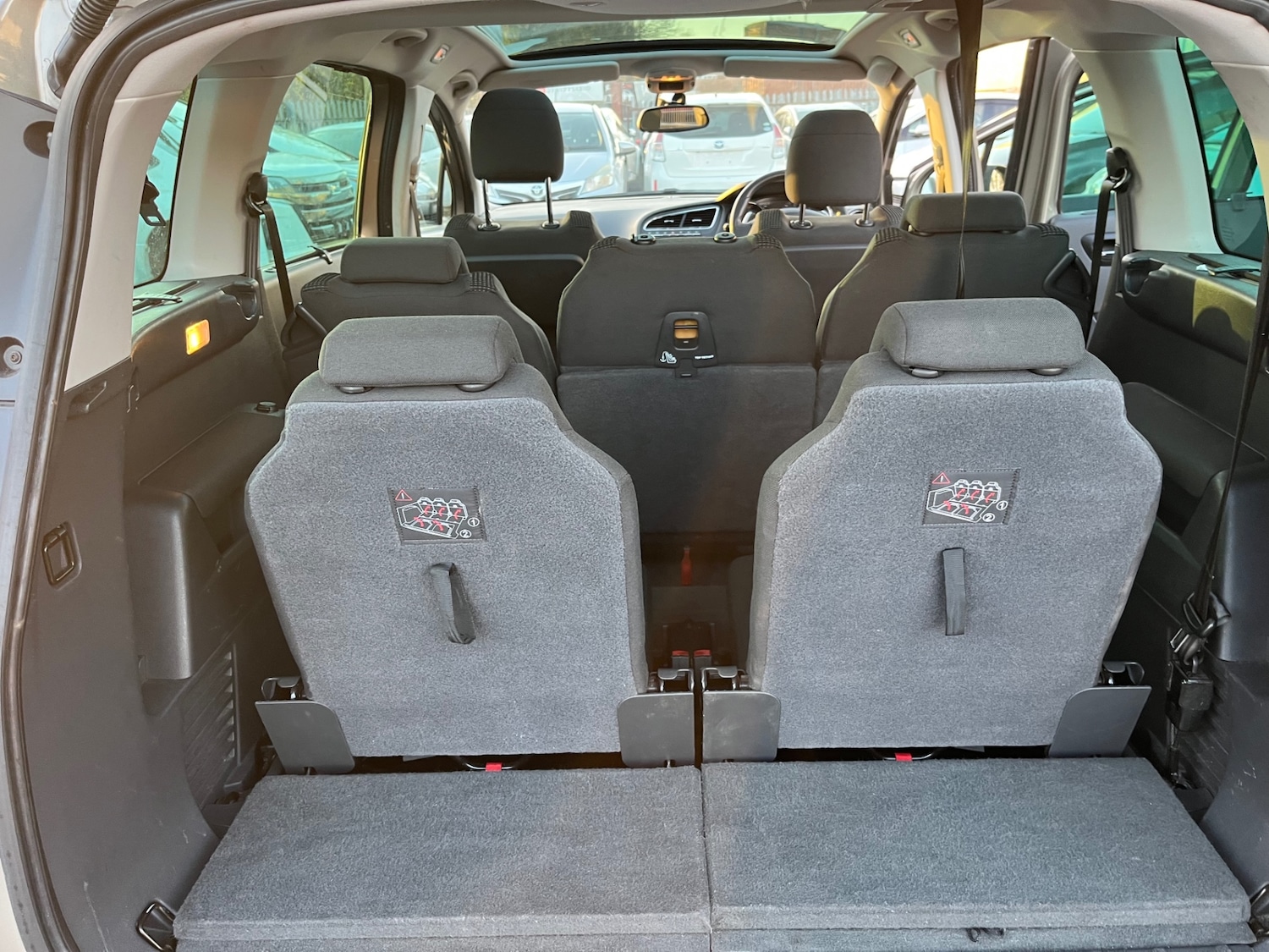 Used Peugeot 5008 2012 for sale - 76605396: Photo 32