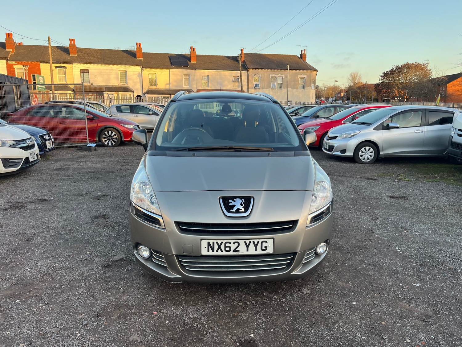 Used Peugeot 5008 2012 for sale - 76605396: Photo 6