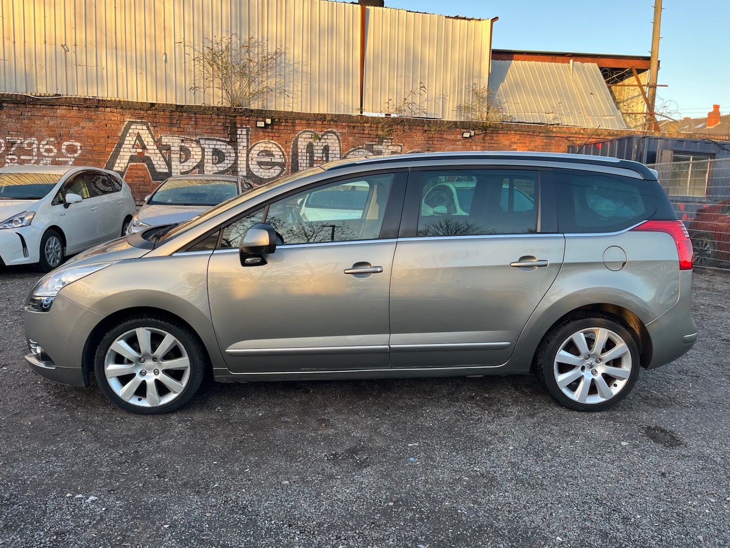 Used Peugeot 5008 2012 for sale - 76605396: Photo 7