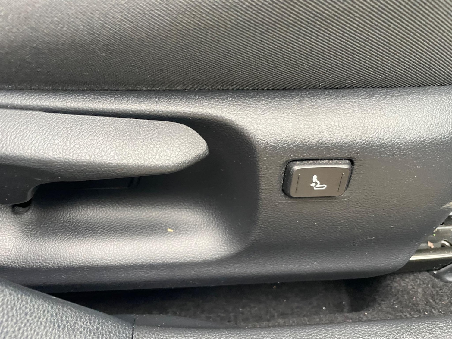 Used Toyota Corolla 2020 for sale - 76927088: Photo 30