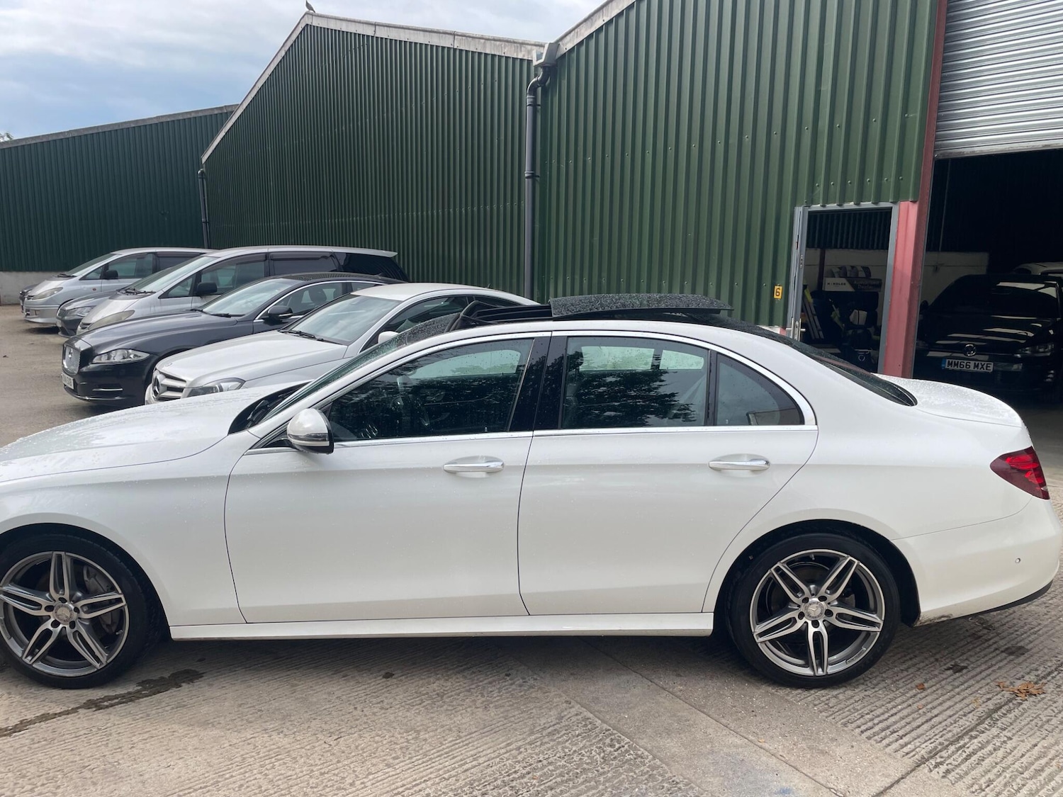 Used Mercedes-Benz E Class 2016 for sale - 76632974: Photo 10