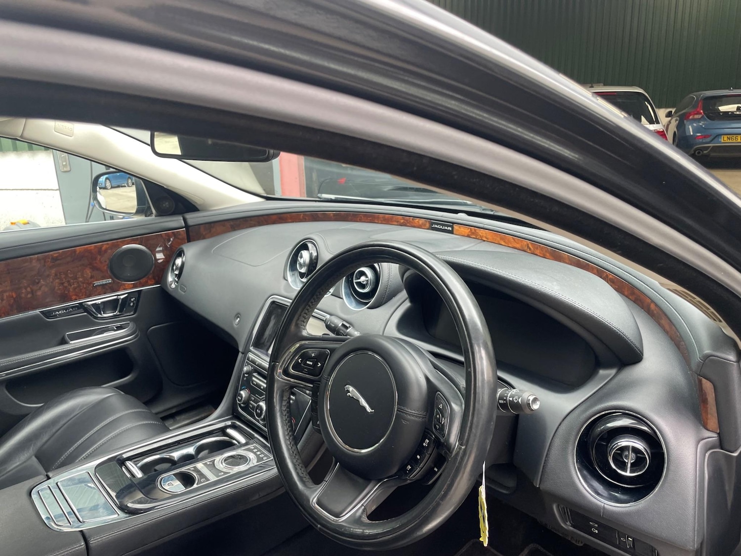 Used Jaguar XJ 2014 for sale - 76634177: Photo 10