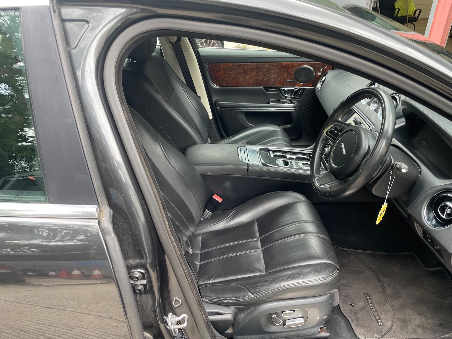 Used Jaguar XJ 2014 for sale - 76634177: Photo 12