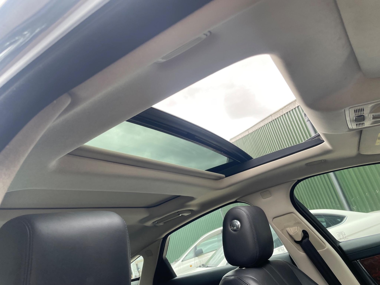 Used Jaguar XJ 2014 for sale - 76634177: Photo 21