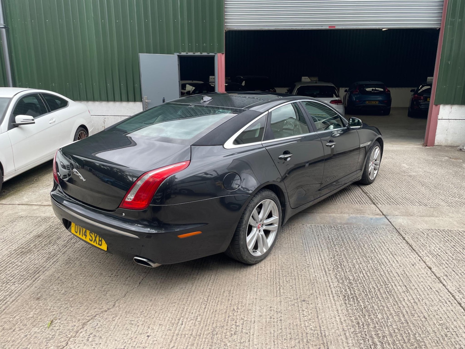 Used Jaguar XJ 2014 for sale - 76634177: Photo 7