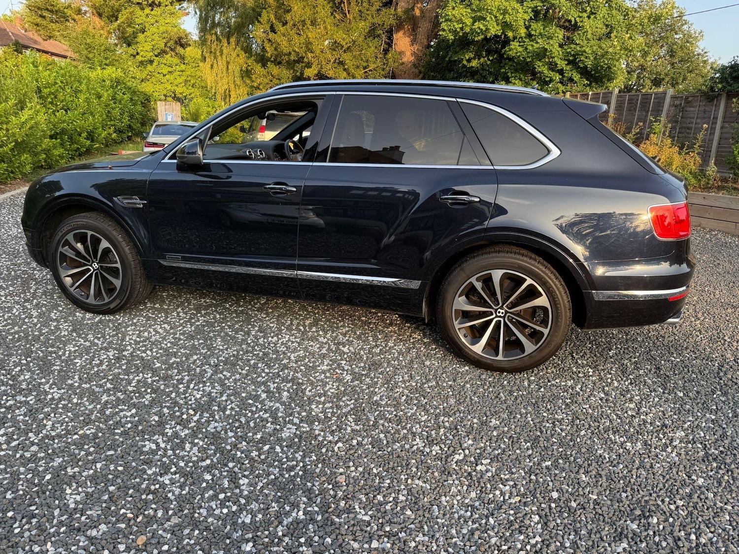 Used Bentley Bentayga 2018 for sale - 76996645: Photo 3