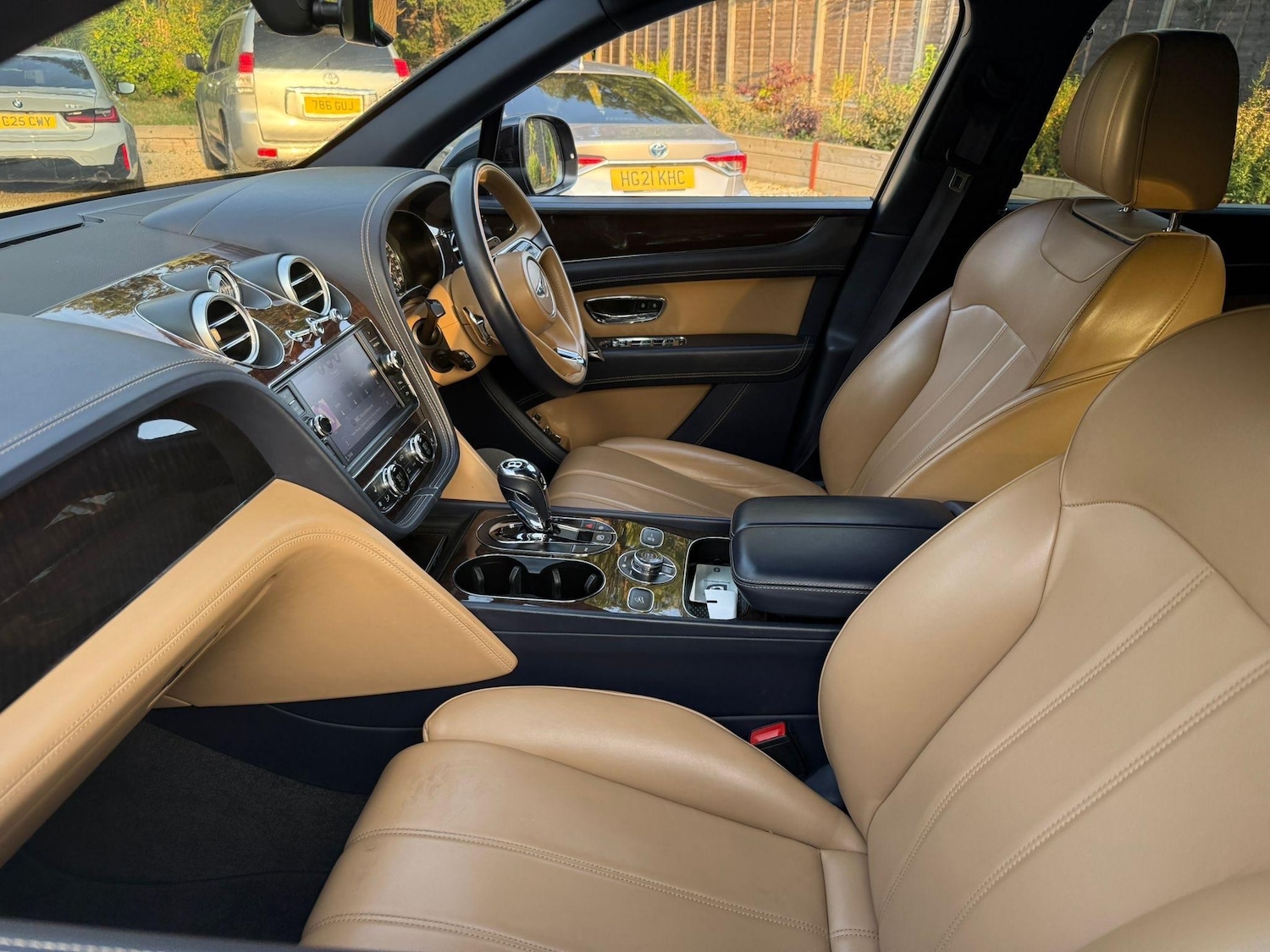 Used Bentley Bentayga 2018 for sale - 76996645: Photo 8