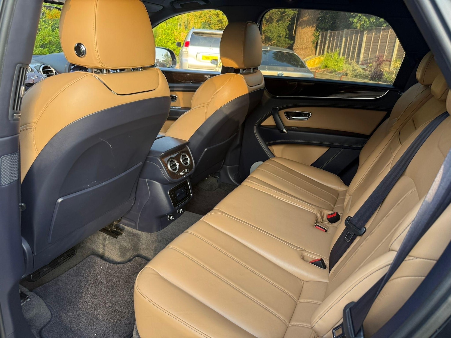 Used Bentley Bentayga 2018 for sale - 76996645: Photo 9