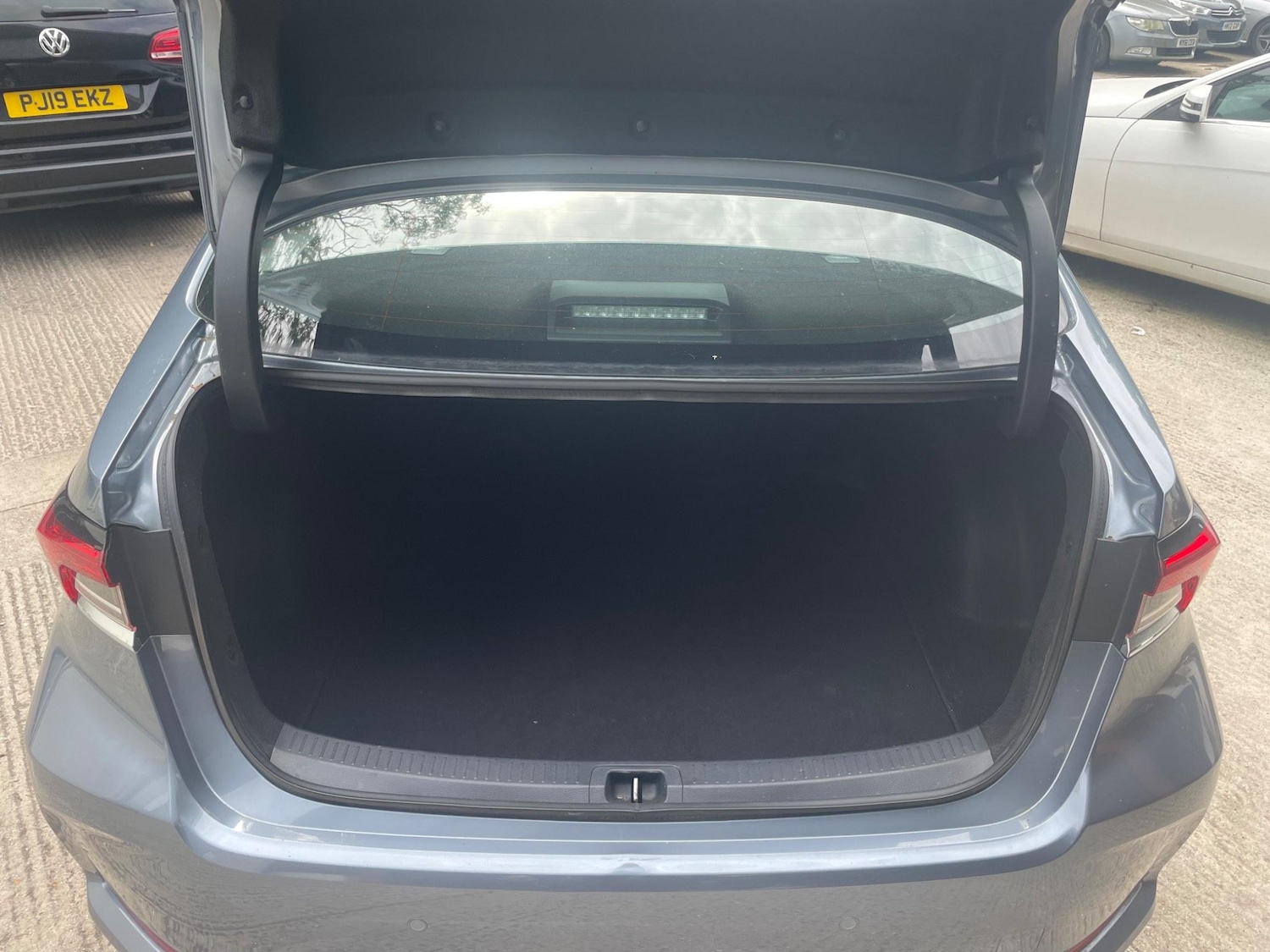 Used Toyota Corolla for sale - 76991158: Photo 16