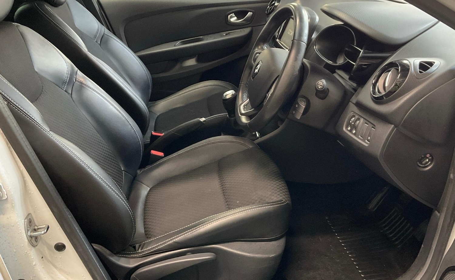 Used Renault Clio 2019 for sale - 77156256: Photo 6