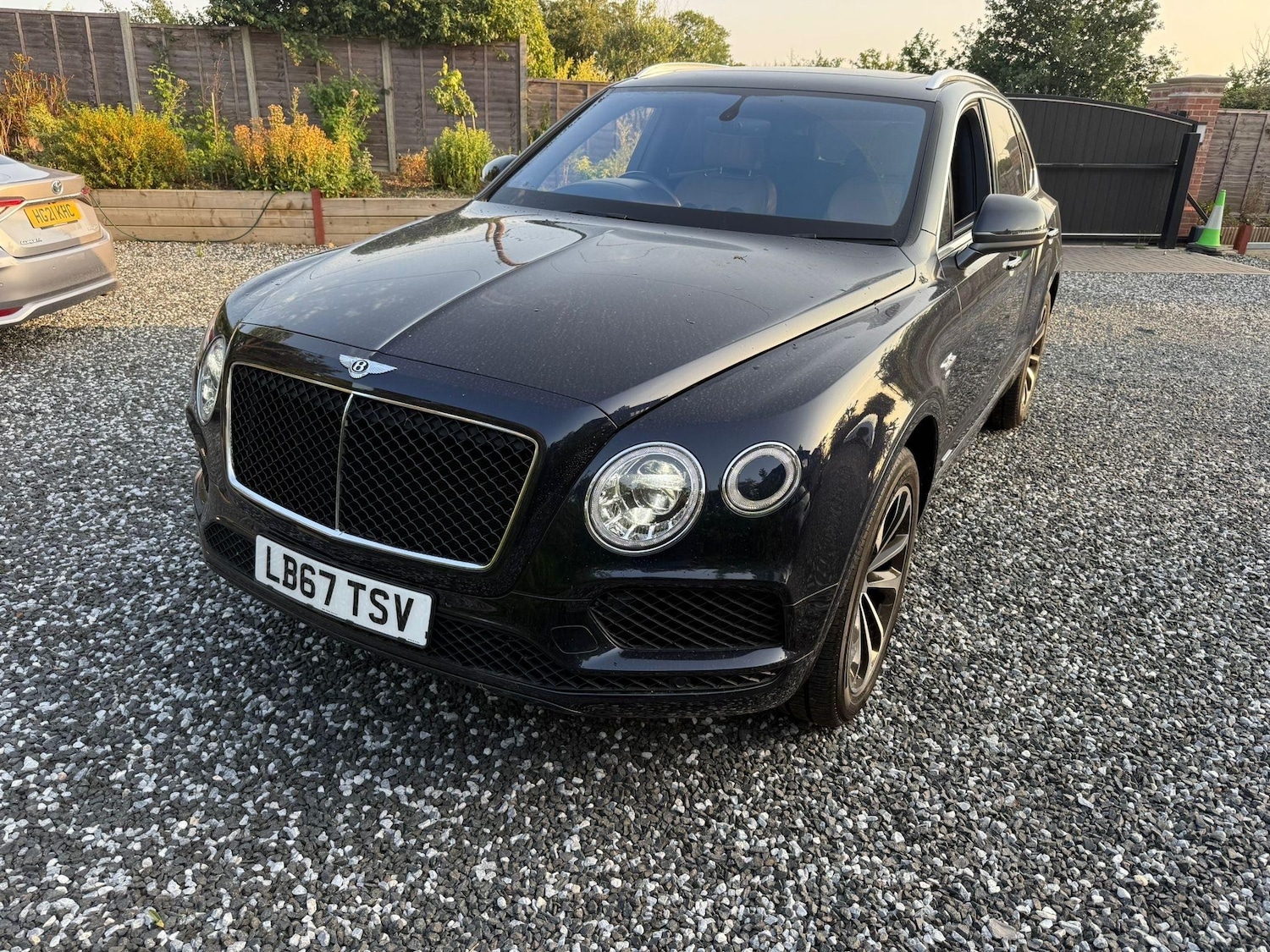 Used Bentley Bentayga 2018 for sale - 76633334: Photo 2